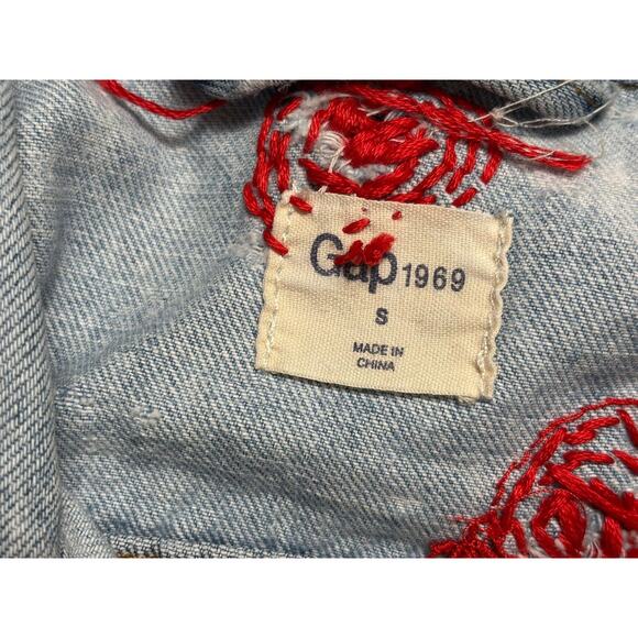 Gap 1969 Denim Jacket Womens Small Light Wash Cropped Raw Hem Rose Embroidered - Picture 3 of 7